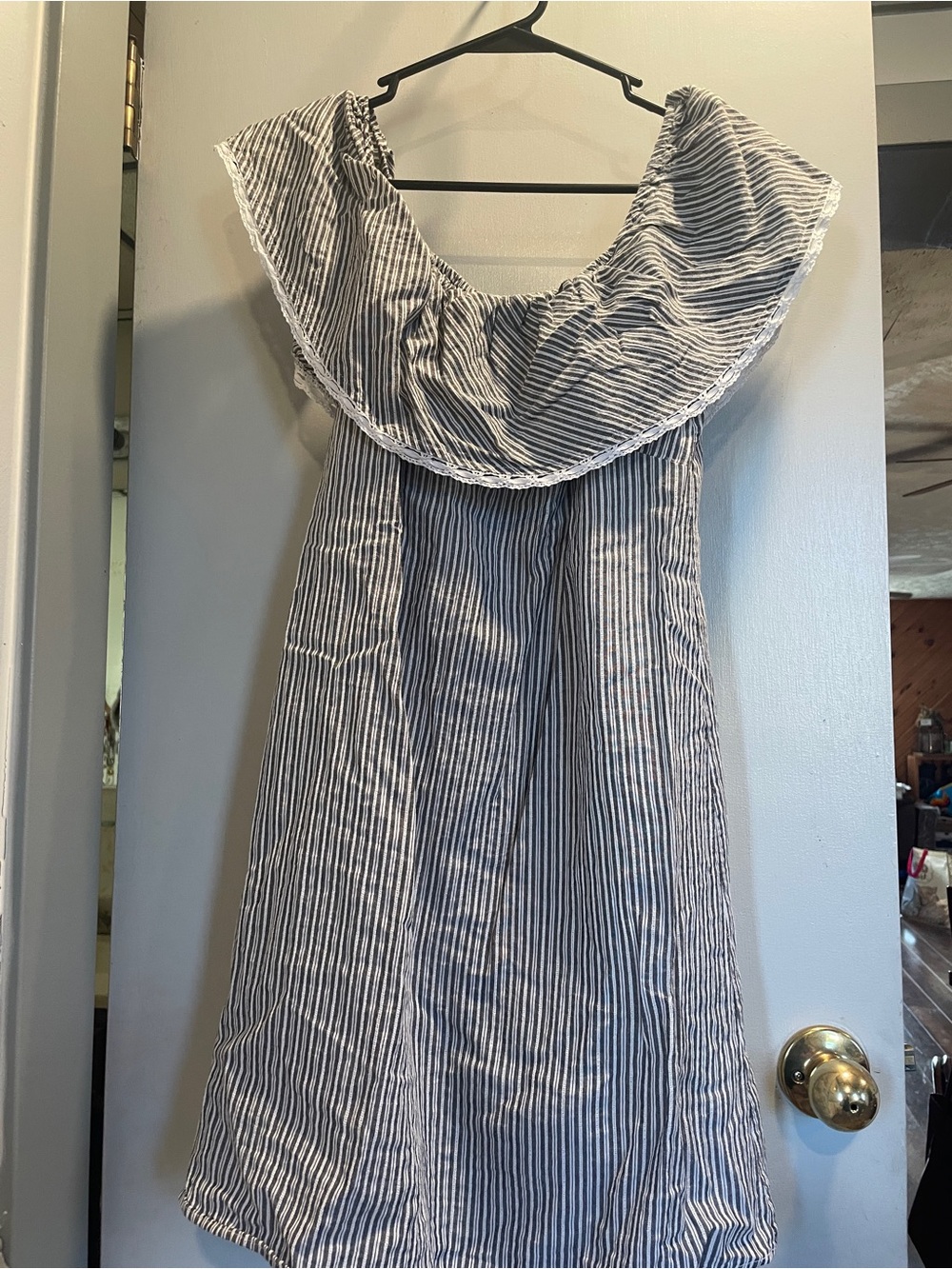 Kate & Sam Striped Ruffle Shift Dress in gray and White size S